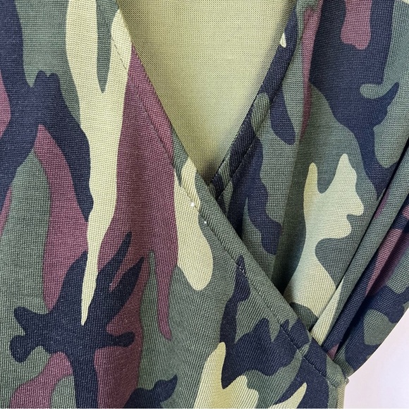 Vintage Diane von Furstenberg 100% Silk Camo Print Midi Wrap Dress - Picture 3 of 8